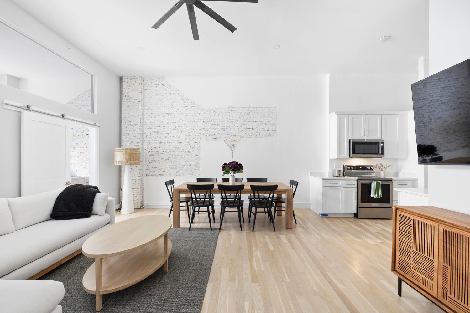 Modern Remodeled Loft In Portlands Iconic Old Port Apartment Exterior photo