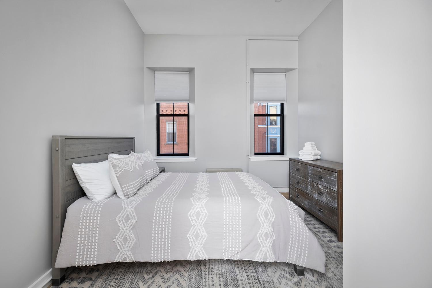 Modern Remodeled Loft In Portlands Iconic Old Port Apartment Exterior photo