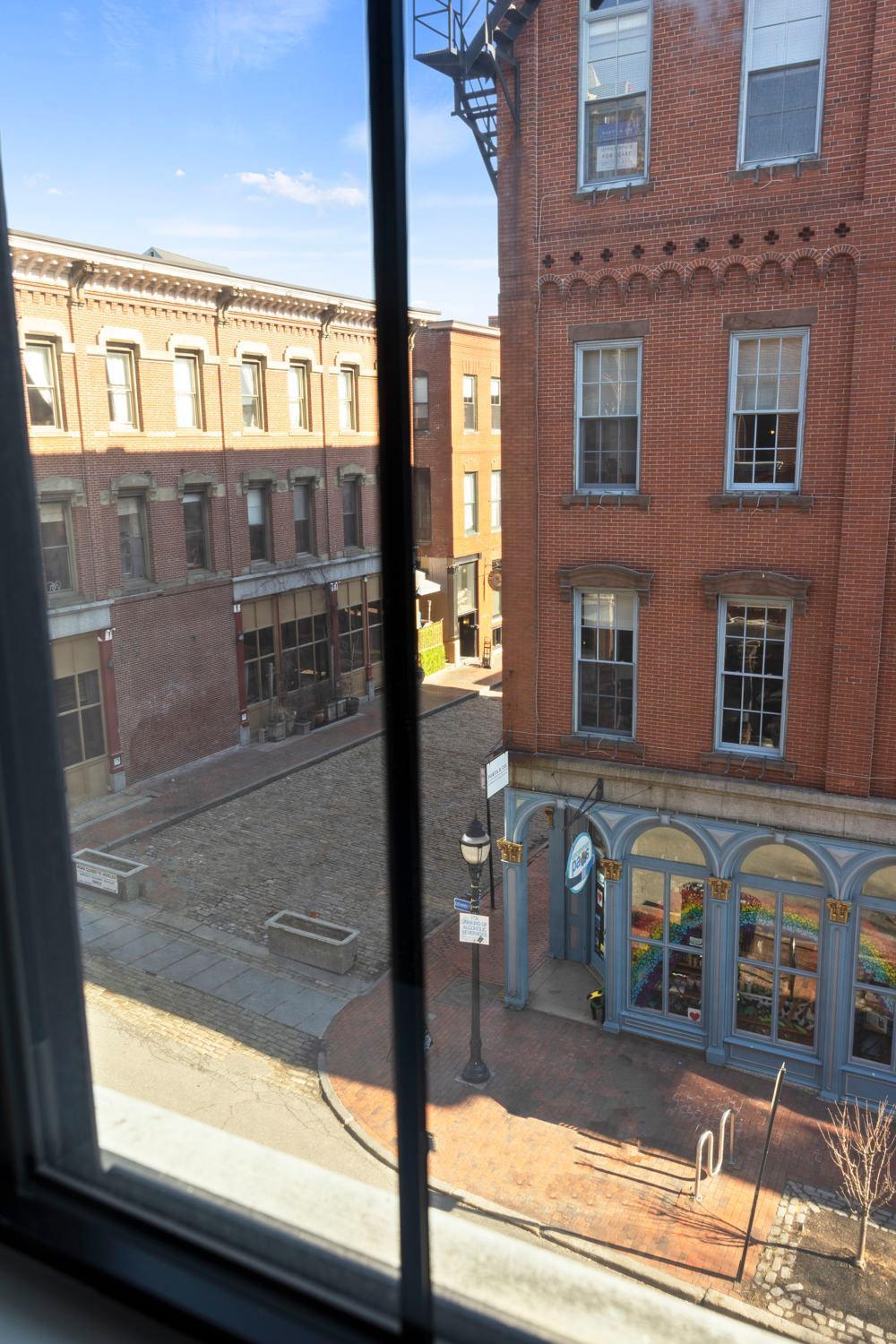 Modern Remodeled Loft In Portlands Iconic Old Port Apartment Exterior photo